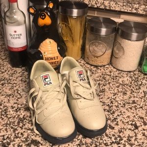Throwback Tan FILA’s